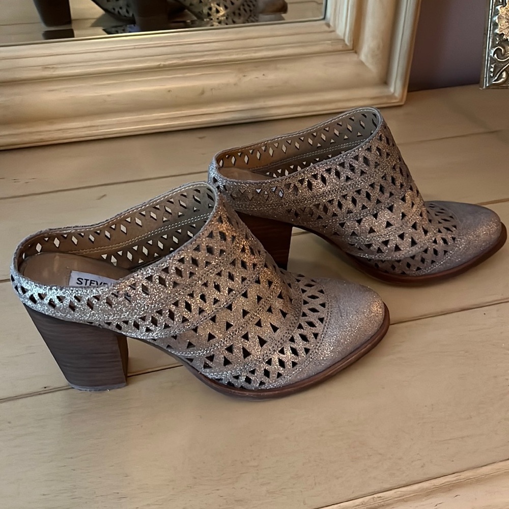 Steve Madden Leather Metallic Shooties.  New without box.